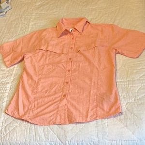 World Wide Sportsmen Women’s Fishing shirt Sz Small Coral Color